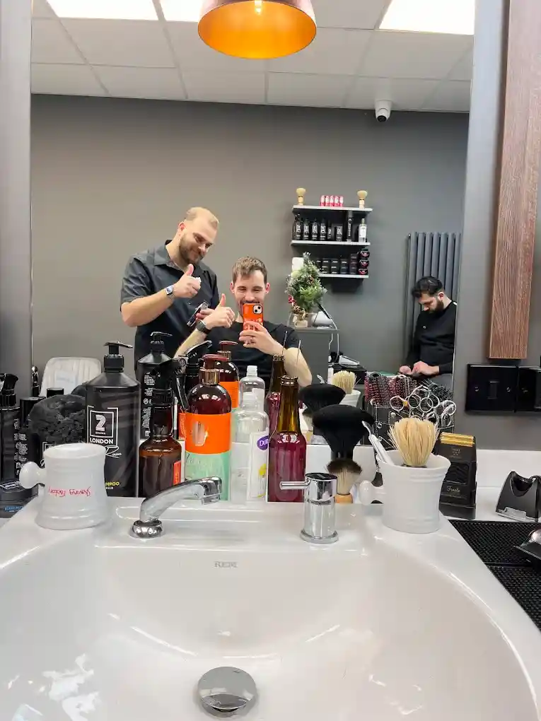 2 Chairs Grooming Room